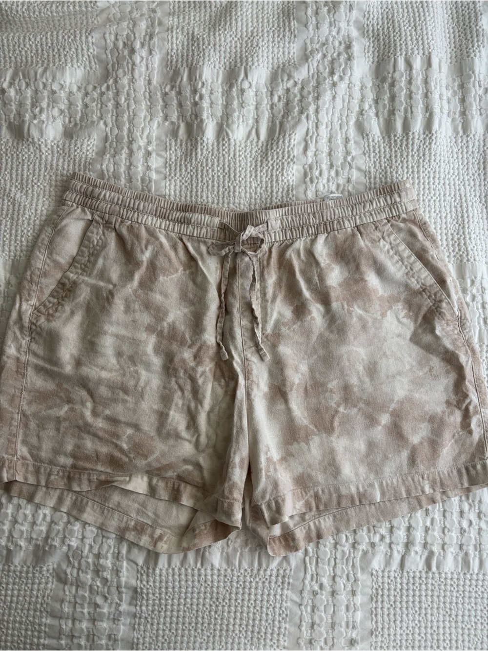 Old Navy Women's Beige Tie-Dye Drawstring Shorts